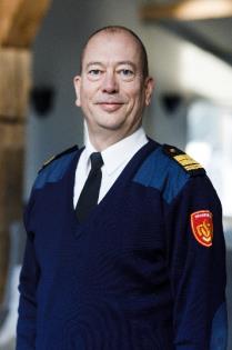 Bas van den Hemel Voorwoord postcommandant beste Brandweer collega s en belangstellenden, Namens alle leden en oud leden van de Post Linschoten heet ik u van harte welkom bij het Gewestelijke HD en