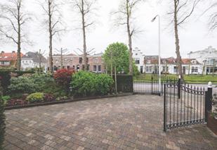 BEWONERS EEN HEERLIJK HUIS OP EEN PRACHTIGE PLEK IN OUD-LEERDAM EIGENAAR SINDS 1992 Wij zijn sinds 1992 eigenaren van dit fijne huis.