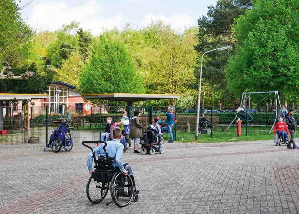 We vinden het belangrijk dat iedereen zich op thuis voelt, dat iedereen met respect met de ander omgaat. We zijn met zijn allen alert op pestgedrag of agressie.