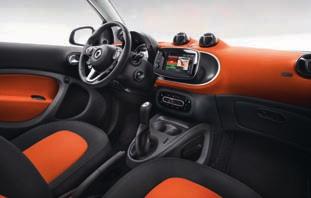 Standaarduitrusting & uitvoeringen 38 39 >> passion. Zelfbewust, extravagant, modern. De smart fortwo passion is gemaakt voor iedereen die op zoek is naar iets bijzonders.