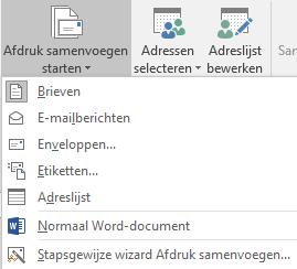WERKBALK AFDRUK SAMENVOEGEN Handig is ook om Afdruk samenvoegen te doen via het Lint. In de groep Maken kun je losse enveloppen en etiketten maken.