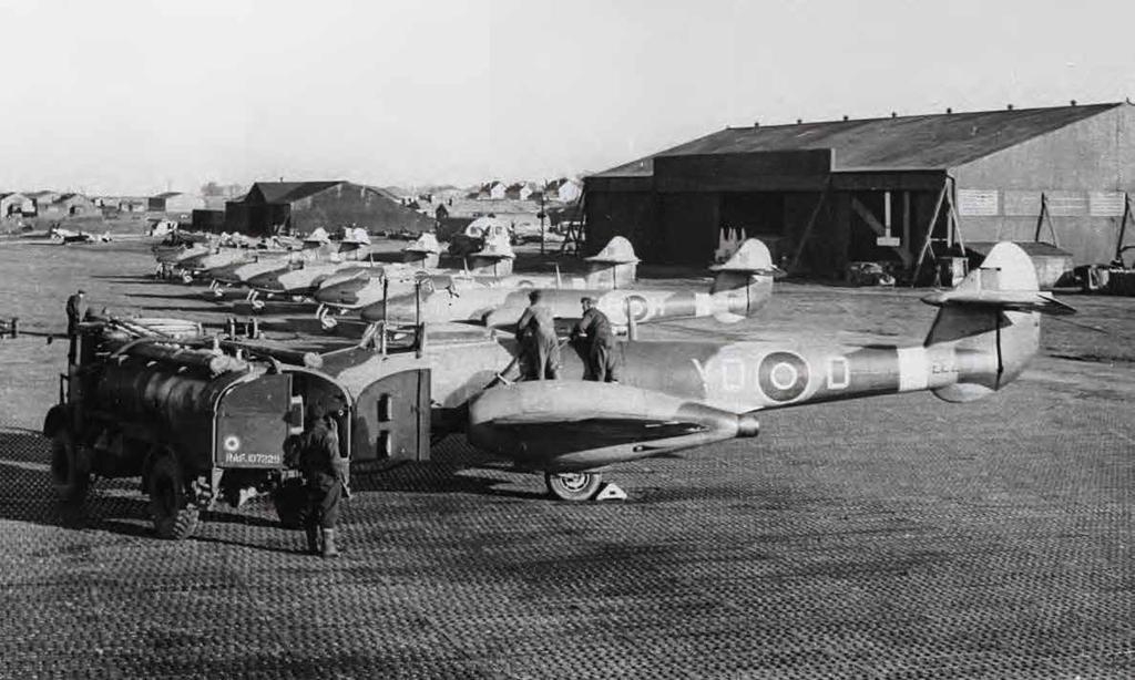 HISTORIE Door: Thijs Postma - Foto s: collectie Postma 18 juli 1942. De Messerschmitt Me 262 maakt haar eerste vlucht met straalmotoren. 1 oktober 1942.
