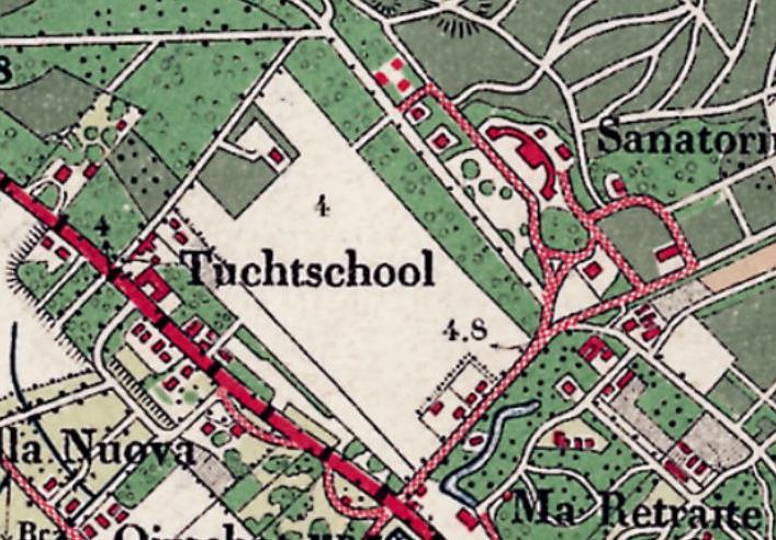 Het plangebied grenst aan het voormalig terrein van de tuchtschool.