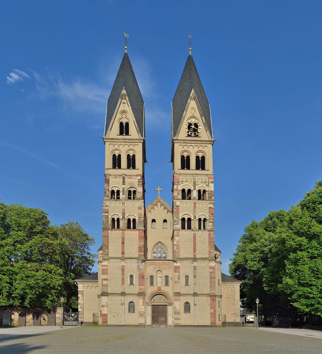 Koblenz basiliek van Sint-Kastor De basiliek van Sint-Kastor is een rooms-katholieke kerk in het oude centrum van de Duitse stad Koblenz.