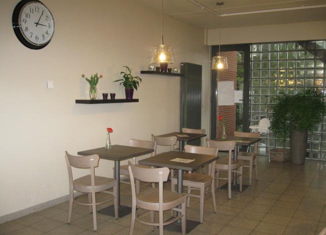 Slakkenhuisje en het koffiehuis De Kameleon. Zowel in het restaurant als in het koffiehuis kunnen ook externen terecht voor een verzorgde maaltijd of een lekkere kop koffie. 7.