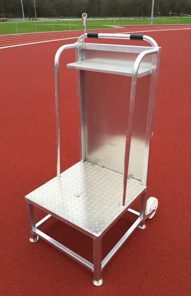 27 ATLETIEK - OVERIG Erepodium Aluminium / Hout.