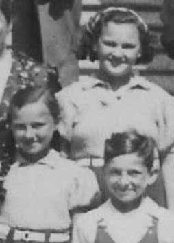 Het XXste transport op weg naar Auschwitz (april 1943) De kinderen van de familie Grosz-Reichman uit Antwerpen.
