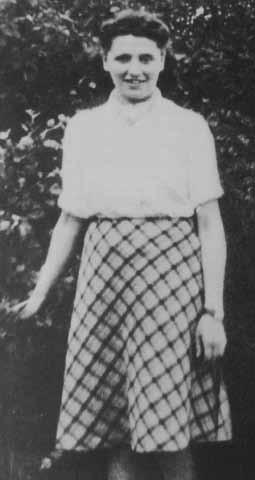Leven of sterven in de kampen (april 1943 mei 1945) Mala Zimetbaum ontpopte zich in Auschwitz tot een bijzonder heldhaftige vrouw die medegevangenen uit de gaskamers heeft gered (Antwerpen, 1941).