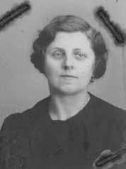 Op 12 februari 1943 werd zij aangehouden en overgebracht naar de Dossinkazerne. Zij werd op 22 april in Auschwitz geselecteerd voor dwangarbeid.