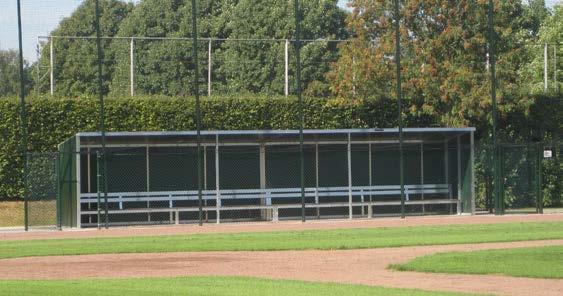 DUG-OUT VOOR HONK- EN SOFTBAL Aluminium dug-outs voor honk- en softbal voorzien van TRESPA platen, zitbank van