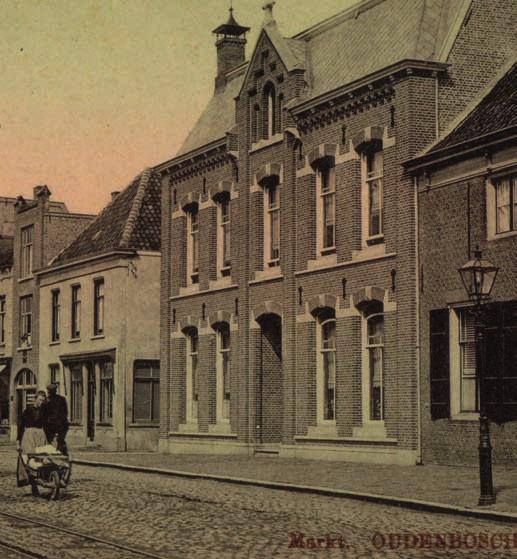 MARKT 17. Markt 45 Dit grote herenhuis, het Rectoraat van Saint Louis, werd gebouwd in 1905 als woning voor de rector en enkele kapelaans.