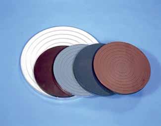 Kemet lepplaten Kemet composiet lepplaten zijn vervaardigd uit een homogeen mengsel van synthetische harsen, metaaldeeltjes en andere materialen.