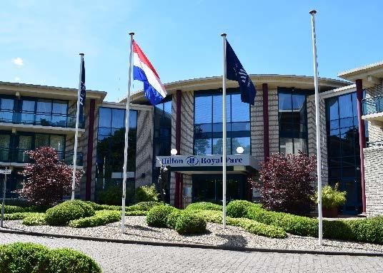 Amsterdam Airport Schiphol is in slechts 45 minuten te bereiken, Utrecht Centraal Station ligt op een afstand van 25 minuten