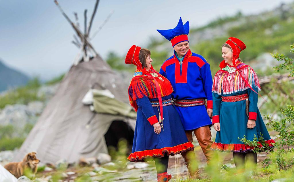 DE SAMI De oorspronkelijke bewoners van Noord-Scandinavië zijn de Sami. Bij ons staan de Sami beter bekend als de Lappen, maar zij geven er de voorkeur aan om Sami te worden genoemd.