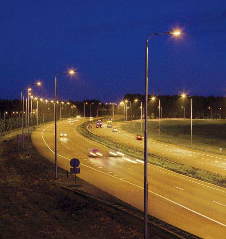 Een zinvolle oplossing Licht aan het werk zetten wanneer en waar dat zinvol is Nu 'eco -zorgen en krappe budgetten centraal staan in het debat, zoeken steden naar nieuwe manieren om hun energie te