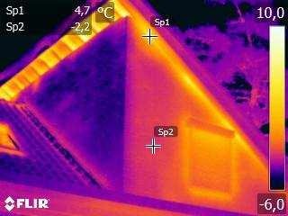 3.3 Westgevel interieur Naast het raam stond een