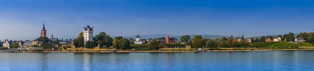 Daarna is het tijd om onze verblijfplaats Bad Homburg te verkennen, al eeuwenlang een kuuroord. Doorheen de Schlossgarten en het imposante Landgrafenschloss komen we in de Altstadt.