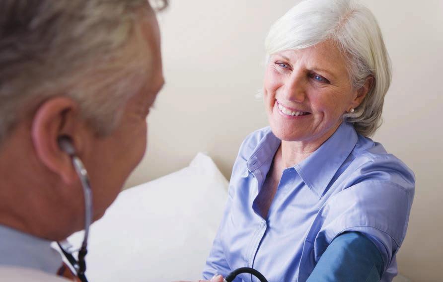 Specialist Ouderengeneeskunde Een specialist ouderengeneeskunde is een arts met specifieke kennis en ervaring op het gebied van chronische gezondheidsklachten bĳ kwetsbare ouderen en chronisch zieken.