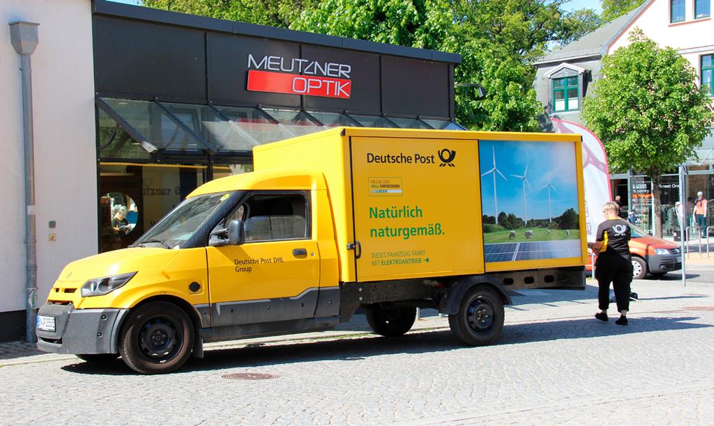 Milieuboodschap van Deutsche Post: Natürlich naturgemäß Verschillende Nederlandse bedrijven, zoals de supermarkt Plus, bezorgdiensten DHL en PostNL en con sultants als Royal HaskoningDHV, zetten