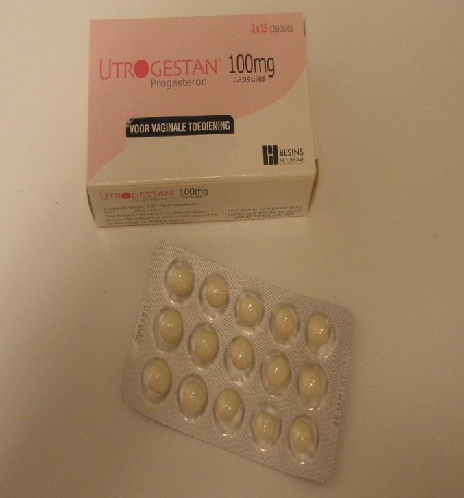 Utrogestan (progesteron capsule 100 mg) 3 maal per dag, 2 capsules vaginaal opsteken Verdelen over de dag, wekker