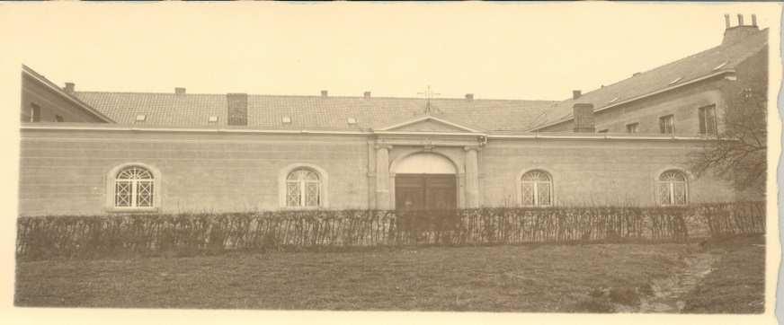 Historiek Psychiatrisch Centrum Ariadne 1. Ontstaan Psychiatrisch Centrum Ariadne Het Psychiatrisch Centrum Ariadne werd in 1845 opgericht door de Zusters Maricolen van Dendermonde.