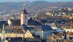 HET PRACHTIGE SIEGERLAND Onze gemeente Burbach ligt op 310-617 meter hoogte, midden in het drielandenpunt Nordrhein-Westfalen, Hessen, Rheinland-Pfalz en behoort