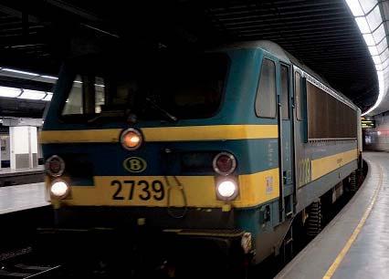 DE TERUGWEG IK GA MET DE TREIN Ik wandel naar het station van Mechelen-Nekkerspoel.