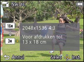 [Nw. rs.] Afspelen/Bewerken Om gemakkelijk posten naar webpagina's, bijlagen naar email enz. toe te laten, wordt de beeldresolutie (aantal pixels) gereduceerd. Selecteer [Nw. rs.] op het [Afspelen] menu.