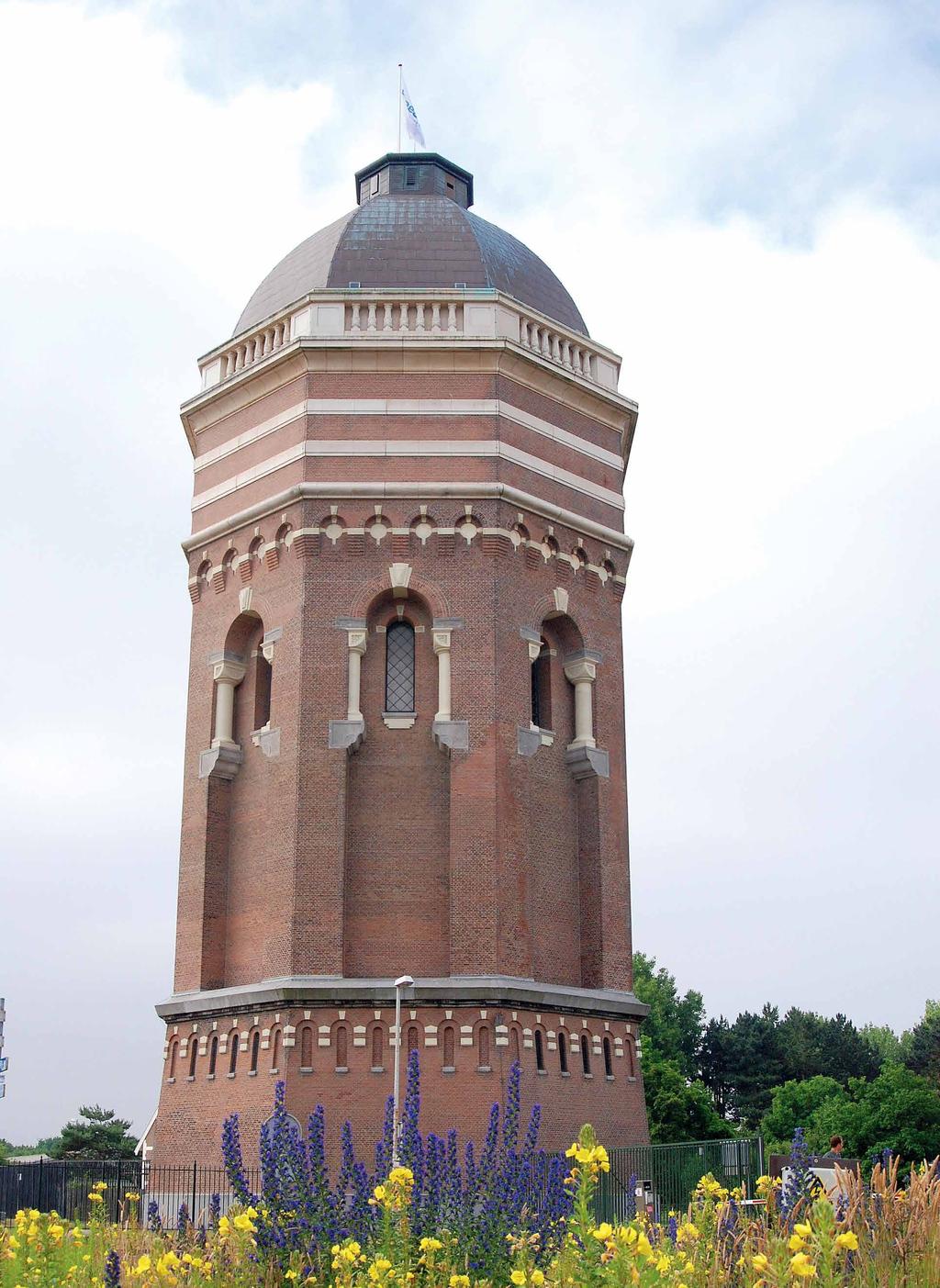 1 Startpunt: kiosk op het Watertorenplein De Scheveningse watertoren aan uw rechterhand is al sinds 1874 een markant