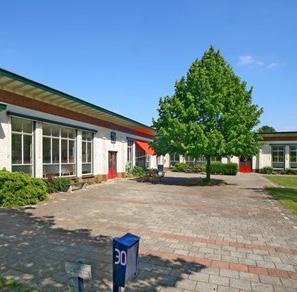 D.I.A. / Zoleentje Is gevestigd in een karakteristiek gebouw in Winterswijk. De inrichting van het gebouw is aangepast voor de Werk en Dagactiviteiten.