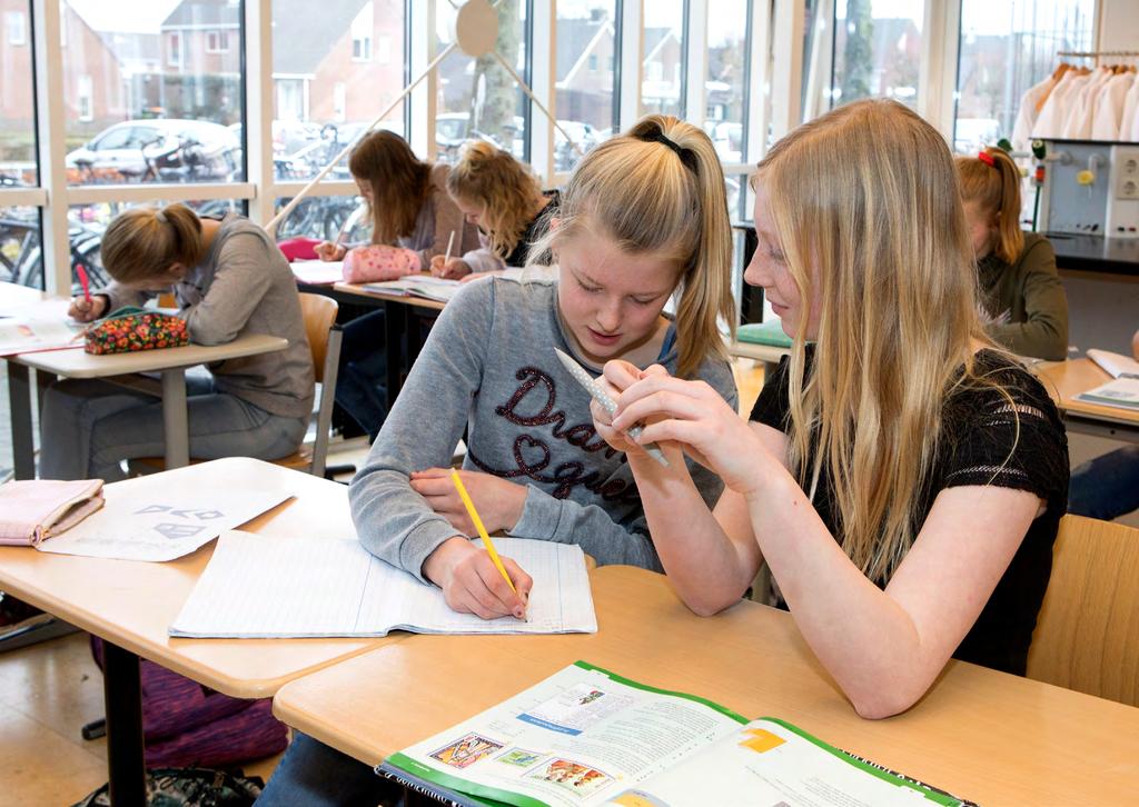 RICHTLIJNEN INZAKE DIEFSTAL EN/OF BESCHADIGINGEN Laat geen waardevolle spullen in de jas zitten die in de garderobe van de school of in de kleedkamer van het gymlokaal wordt opgehangen.