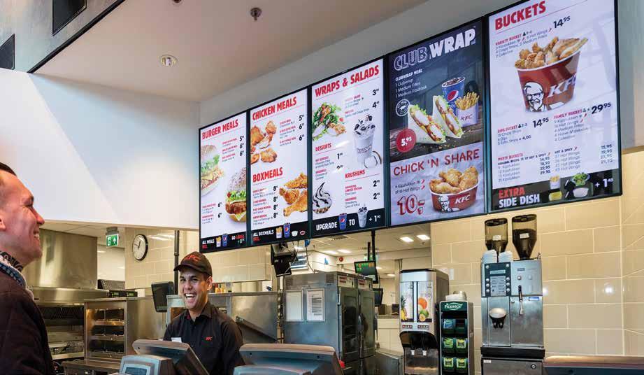 KFC KFC heeft gekozen voor zes LG webos monitoren (LG 43SM5KB) waarbij de digitale menu borden, zonder externe mediaspelers, online worden aangestuurd.