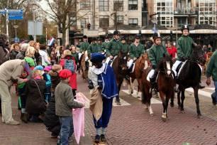 Pannenkoekenrit Op de woensdagmiddag in de herfstvakantie 21 Oktober organiseren wij een pannenkoekenrit voor alle leden van de Kennemerruiters. INTOCHT Op zaterdag 14 november a.s. is het weer zover, de jaarlijkse Sinterklaasintocht, die wordt georganiseerd door Ondernemend Bergen.