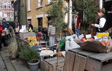 5. De Spelregels Kralingen Crooswijk Crate Dates in het Lusthofkwartier Femke Bertram en buren maken bijzondere ontmoetingsplekken in de straat met op maat gemaakte houten tafels en