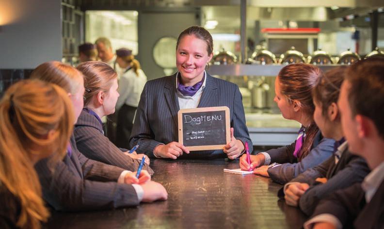 Tendens Ondernemer horeca Tendens ondernemer horeca is de opvolger van de lesmethode Hotel Inc. Kenmerkend voor de methode Tendens Ondernemer Horeca zijn de specifieke beroepssituaties.