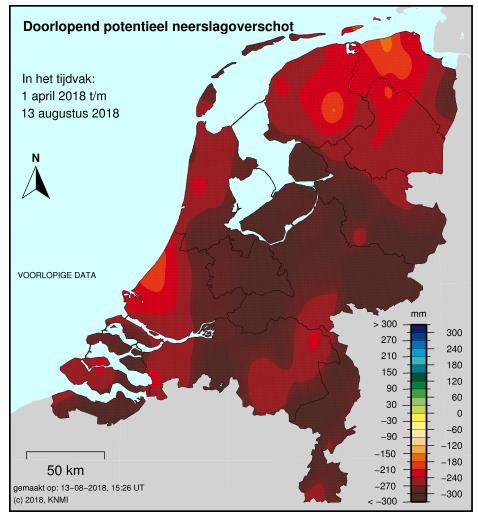 Neerslagtekort Van 1 april tot en met 30 september wordt in Nederland het gemiddelde neerslagtekort berekend over dertien meetstations (figuur 2A).
