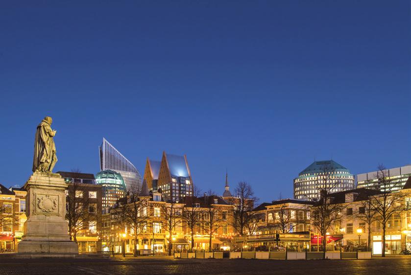 meao - college bereikbaarheid Gemakkelijk bereikbaar Het Kronenburgh MEAO College is gevestigd in een voormalig gebouw van de Universiteit van Leiden als onderdeel van de campus Den Haag.