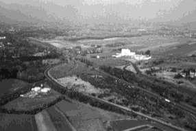 Figuur 3: Ruwe afbakening van het projectgebied en mogelijk plangebied Geschiedenis van de aanleg van de Ring rond Brussel Het oudste deel van de ring tussen Groot-Bijgaarden (R0xE40/A10) en