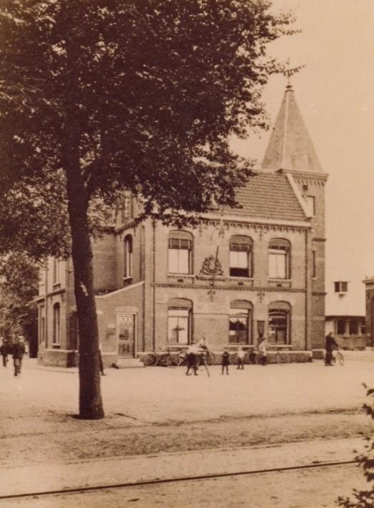 Zaanse Studiegroep (lees: Willem van de Velde en Jan Kluft). Maar dat is dus nog geen boek. Maar we gaan het proberen en deze keer is het een echte we.