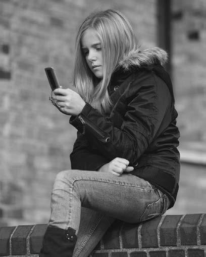 21 Reading Lees de tekst Are you addicted to your mobile phone?. Geef aan of de uitspraken hieronder true of false zijn. true false a Mobieletelefoonverslaving komt tegenwoordig steeds minder voor.