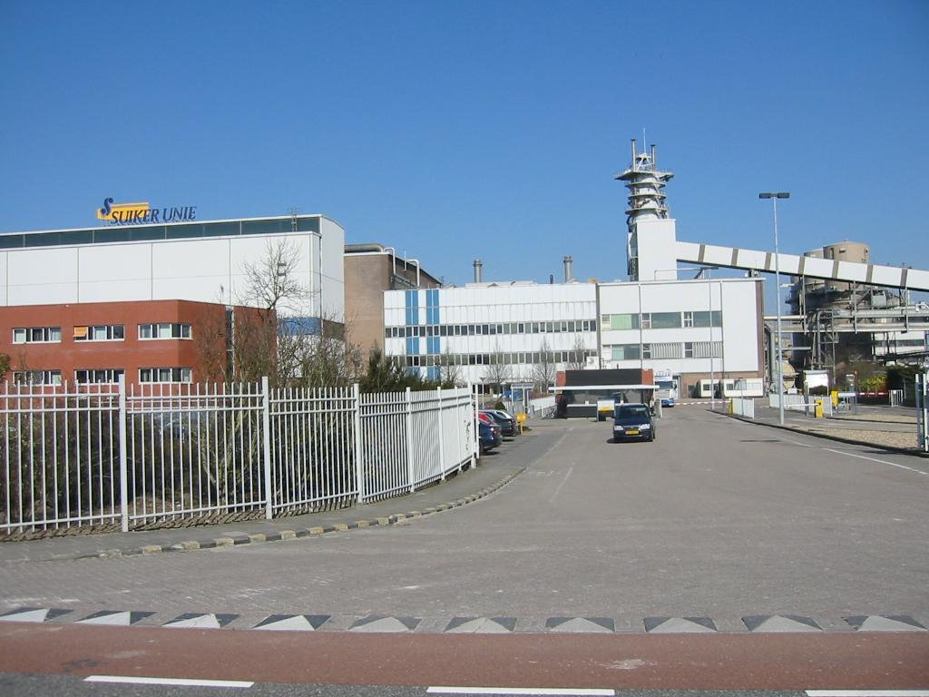 suikerfabrieken in Nederland (2 van de Suiker Unie en 1 van CSM) en tevens de locatie van het hoofdkantoor van de Suiker Unie.