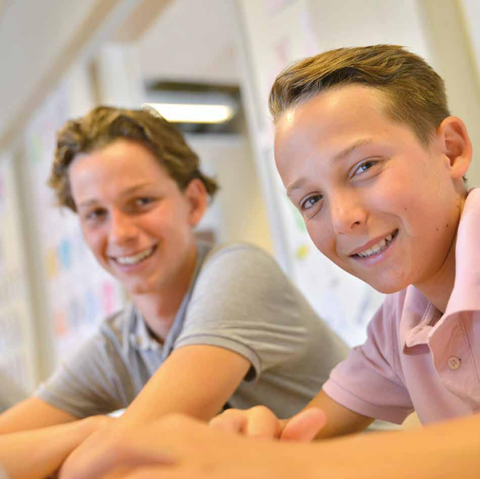 WIE ZIJN WIJ? Lentiz Dalton MAVO is een mavo-school in Naaldwijk met 550 leerlingen en 65 personeelsleden. Onze school is bruisend en tegelijkertijd kleinschalig.