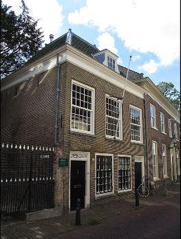 Herenhuis Moordrecht, Dorpsstraat 62 Dit herenhuis is gebouwd in 1738 en is in 1743 aangekocht door de kerk.