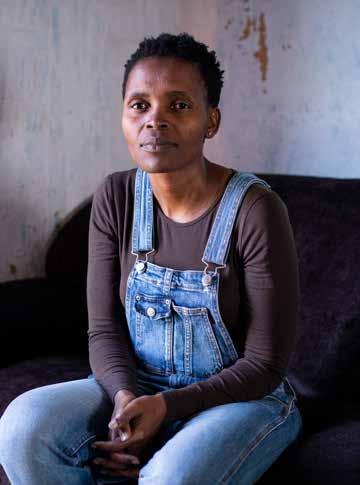 NONHLE MBUTHUMA (Zuid-Afrika) Schrijf voor bescherming Wie: Nonhle Mbuthuma (Zuid-Afrika) Komt op voor: haar gemeenschap, het milieu Hoe: ze voert actie tegen mijnbouwbedrijven Probleem: haar leven