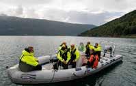 VIKING LYSEFJORD SAFARI PER ZODIAC Ongeveer 2u FJO/03 3 Vikingen waren uitmuntende zeelui. Ze staken menige zee over met hun Vikingschepen.