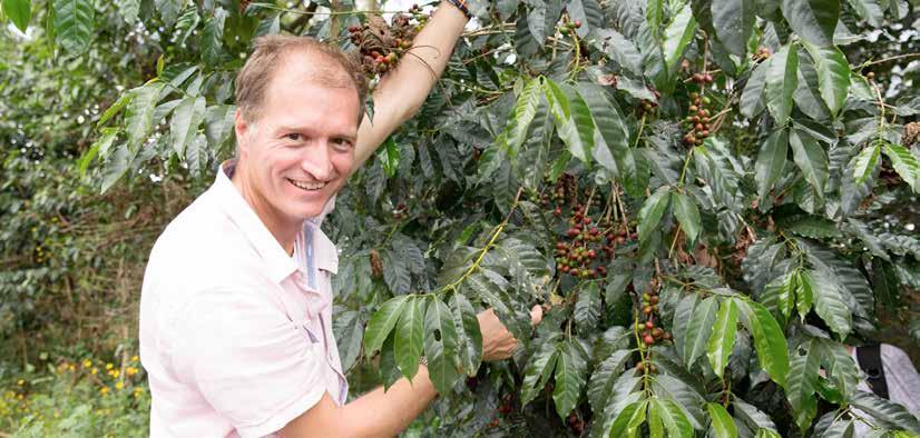 Prijs, het laatste taboe in duurzaamheid Boeren en arbeiders kunnen alleen investeren in duurzaamheid als er in de keten prijzen worden betaald die dat mogelijk maken.