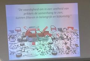 Symposium Autisme door Steven Degrieck OlmenEs 13 sept 2018 Steven Degrieck is verbonden aan het AUTISME CENTRAAL Expertisecentrum in België.