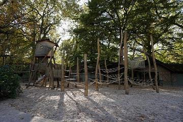 In de ZOO van Antwerpen is één speeltuin.