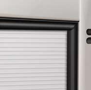 Voor de sectionaal garagedeuren zijn speciale afdichtingen ontwikkeld die een maximale bescherming tegen weersinvloeden van