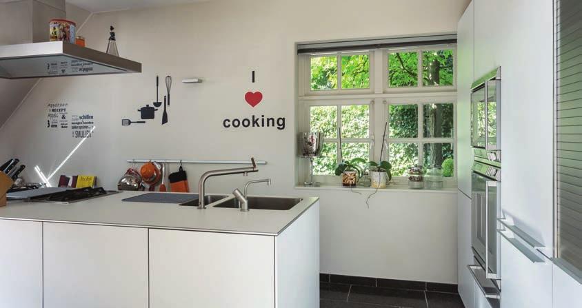 Keuken De moderne keuken (Bulthaup) heeft vloerverwarming